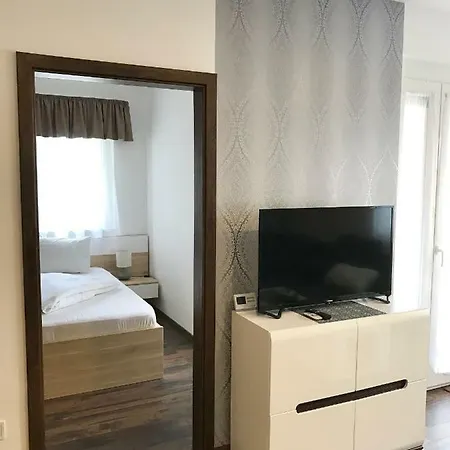 Beach & Center Wellness Apartman Διαμέρισμα *