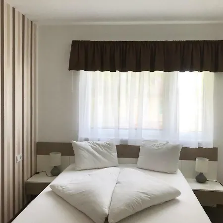 Beach & Center Wellness Apartman Σίοφοκ