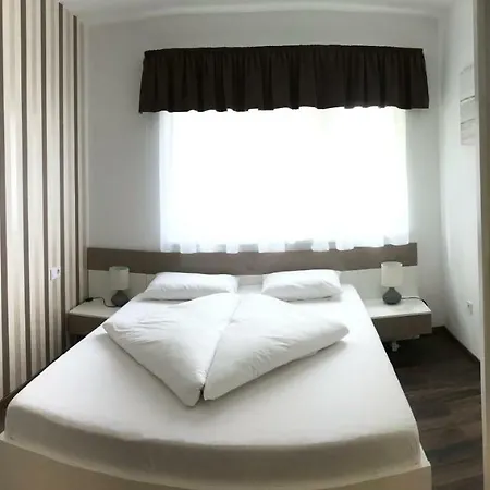 Beach & Center Wellness Apartman Διαμέρισμα *